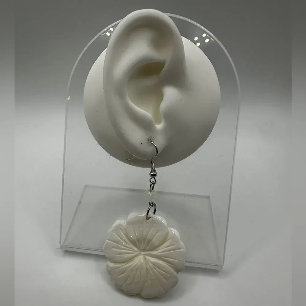 Genuine carved shell with moonstone accent bead dangle‎ earrings!!